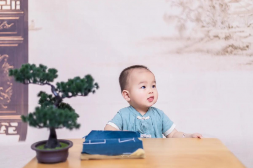 孝义宝宝半夜吐了怎么回事 孝义宝宝半夜吐了怎么回事